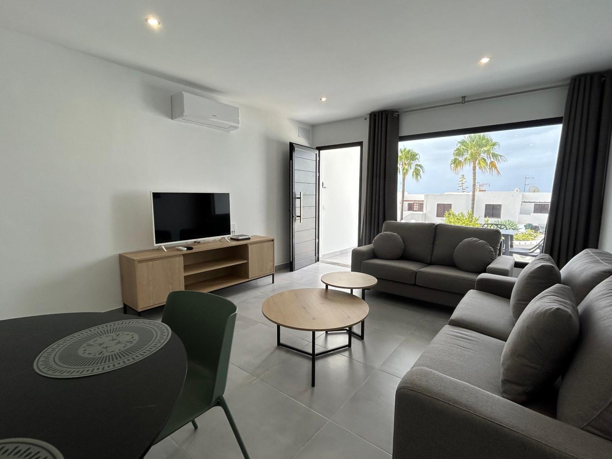 Stunning 2 Bedroom Seafront Apartment Puerto del Carmen  Exteriér fotografie